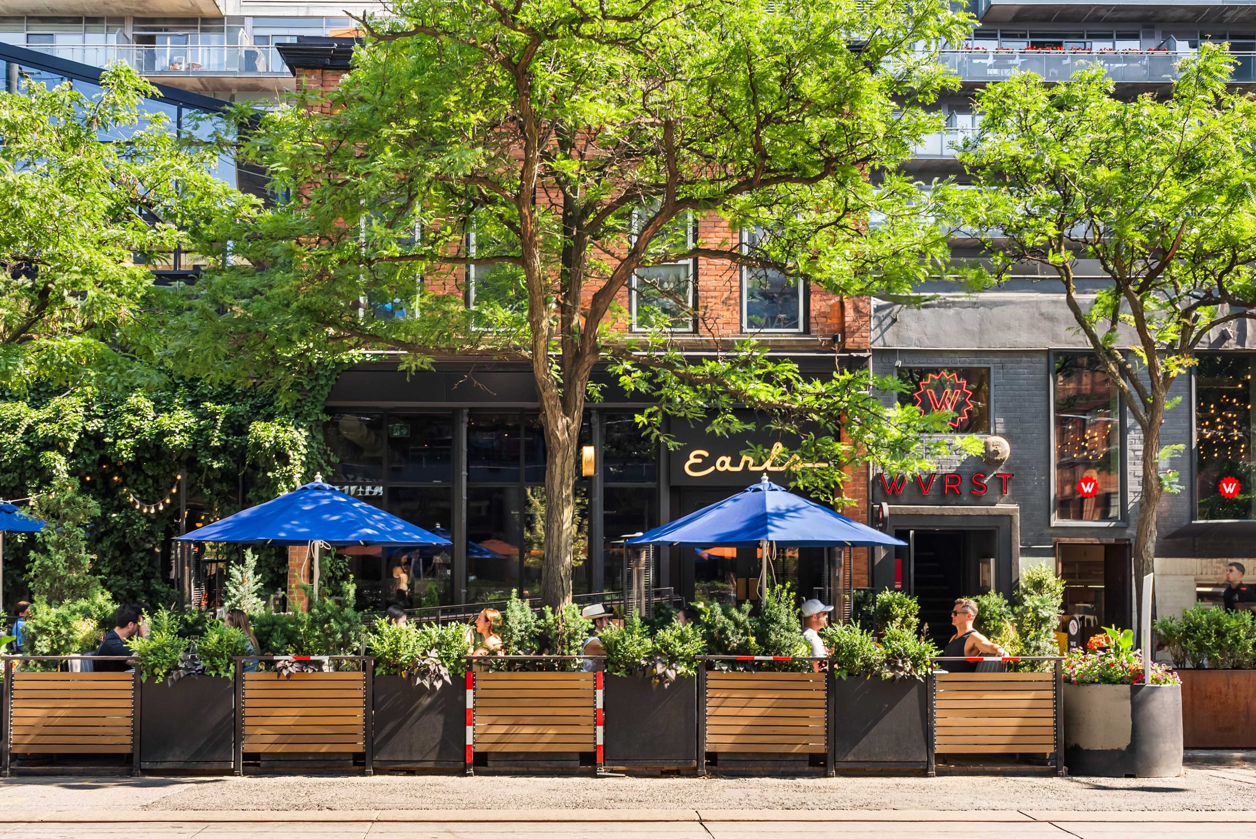 <a href="neighbourhood" class="internal-linking">King West</a>