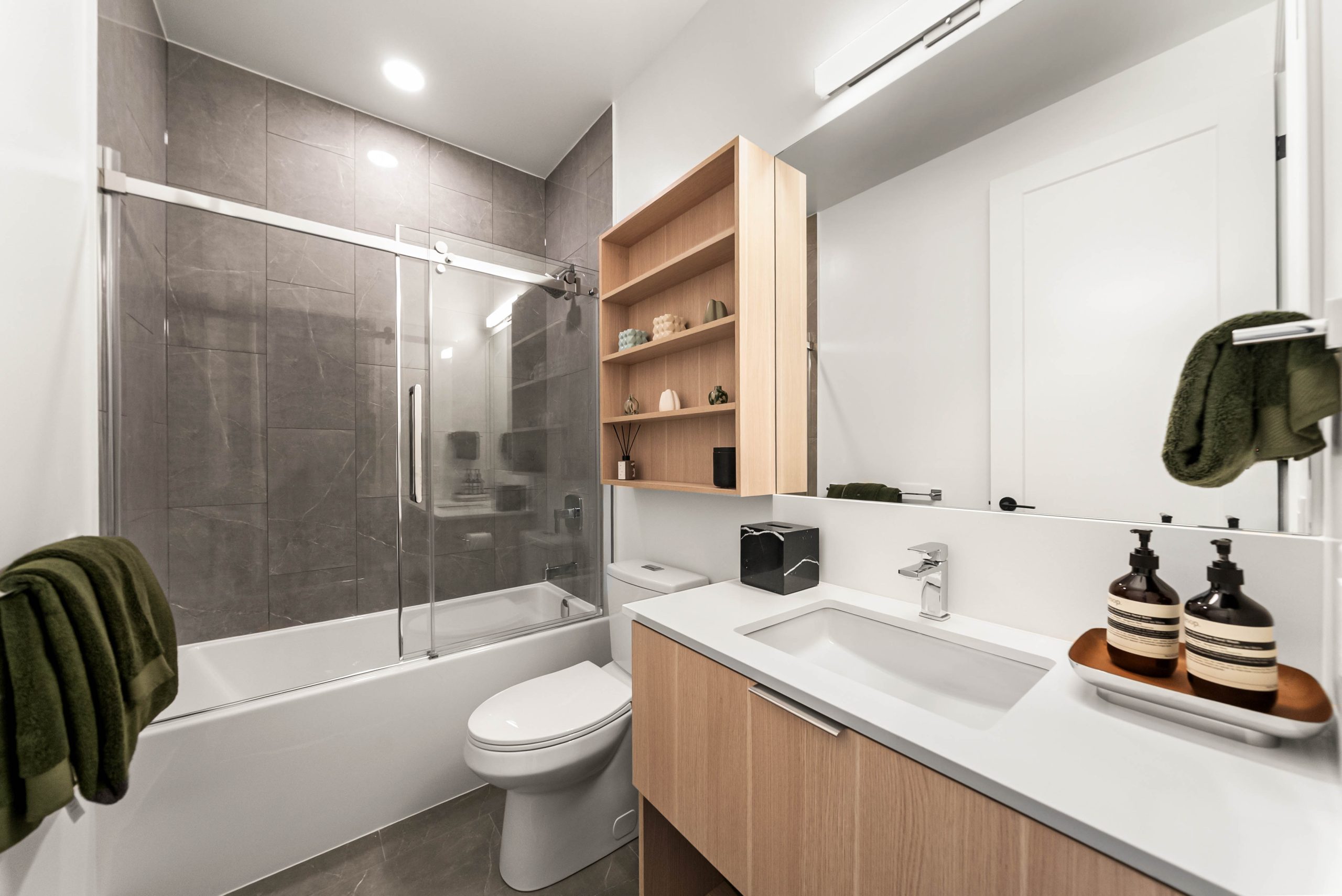 WestHouse_INT_Feature_C2-PH_SecondBathroom_Jan2026